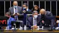 Bolsonaro entrega MP do  Auxílio Brasil e cobra do Congresso voto impresso 