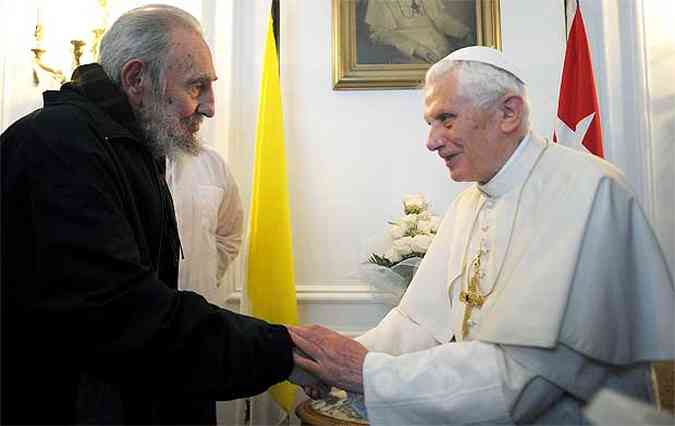 Fidel durante encontro em Cuba nesta semana com o papa Bento XVI(foto: AFP PHOTO / OSSERVATORE ROMANO RESTRICTED )