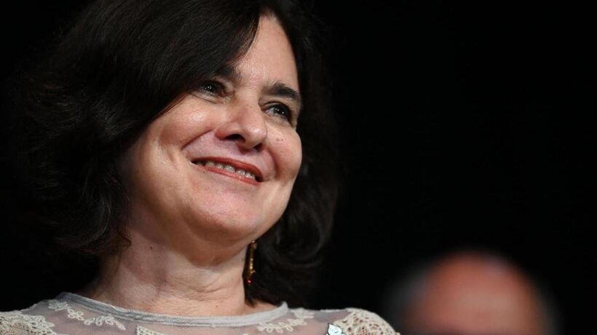 N&iacute;sia Trindade assina 'revoga&ccedil;o' de medidas que ferem direitos humanos -  Politica - Estado de Minas
