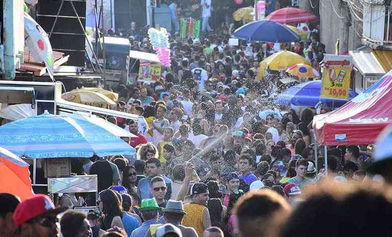 O carnaval de rua de Governador Valadares cresceu muito nos ltimos anos e rene milhares de pessoas nos bairros perifricos, mas em 2021, foi cancelado(foto: Divulgao PMGV)