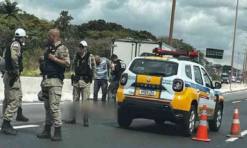 Carro da Polcia Rodoviria no local do acidente