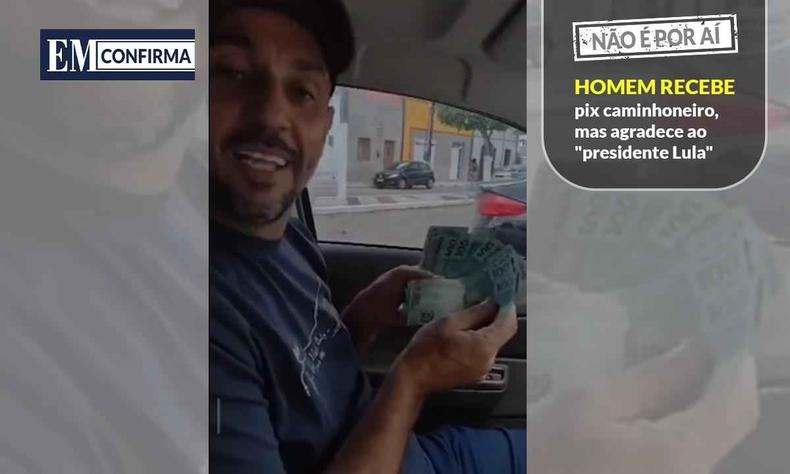 Homem mostra cdulas de dinheiro
