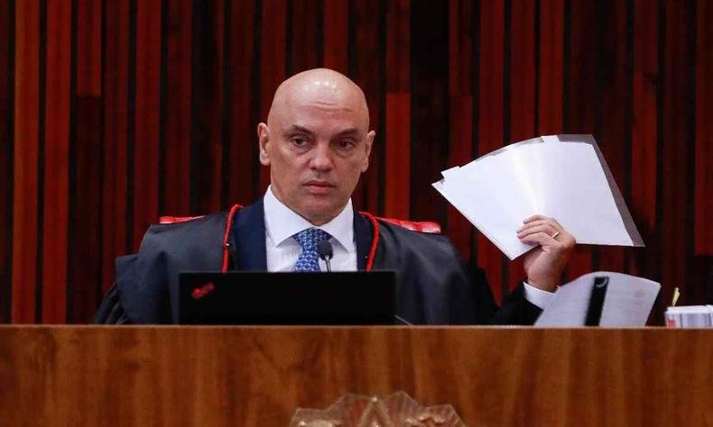 Alexandre de Moraes com lista de mentiras
