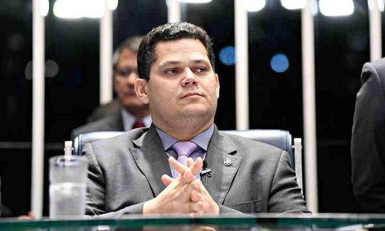 Alcolumbre colocará em votação a PEC que altera a forma de provimento do Supremo Tribunal Federal (foto: Jefferson Rudy/Agência Senado) Alcolumbre colocará em votação a PEC que altera a forma de provimento do Supremo Tribunal Federal (foto: Jefferson Rudy/Agência Senado)