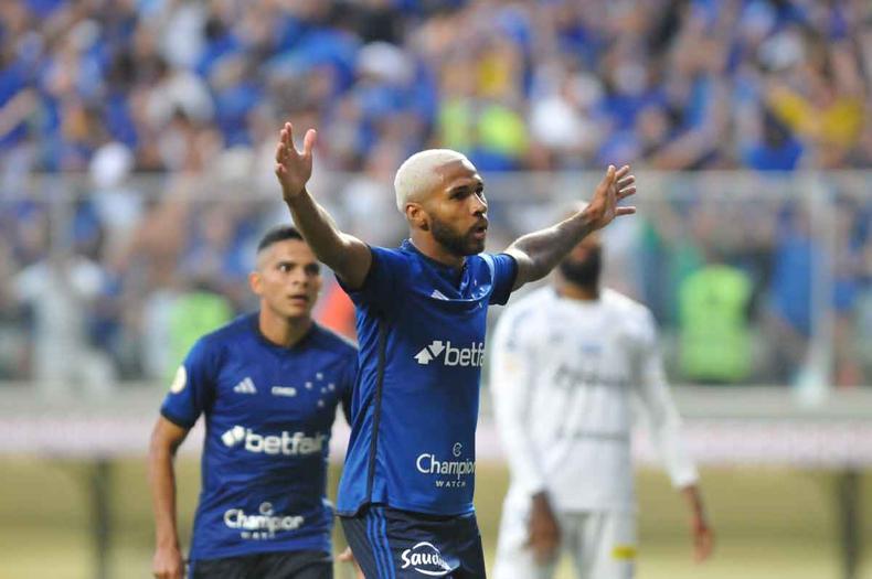 Cruzeiro vence o Santos no Independência por 2 a 1 no sábado e vai aos 9 pontos na tabela de classificação do Brasileiro(foto: Alexandre Guzanshe/EM/D.A. Press) Cruzeiro vence o Santos no Independência por 2 a 1 no sábado e vai aos 9 pontos na tabela de classificação do Brasileiro