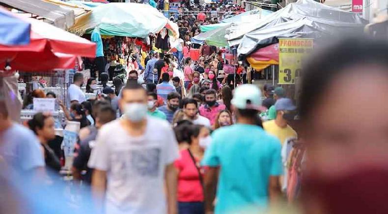 Rua do comrcio popular de Manaus