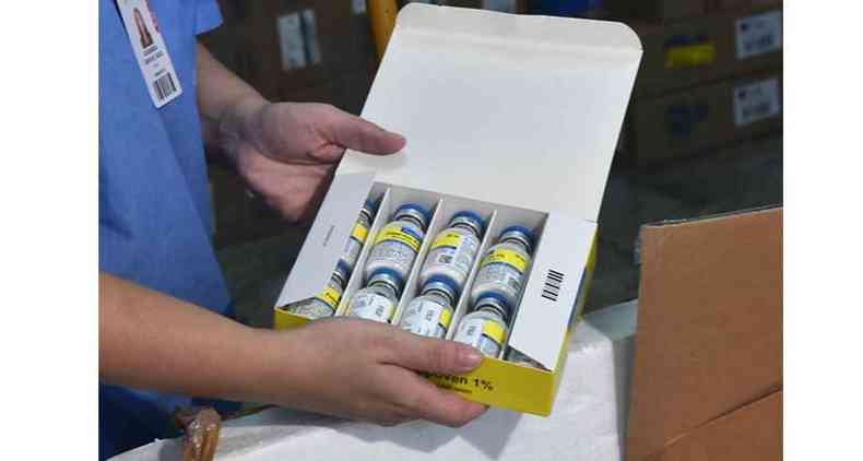 Hospital Regional de Uberaba recebeu o estado 10 mil frascos de propofol, medicamento utilizado em pacientes intubados(foto: Prefeitura de Uberaba/Divulgao)