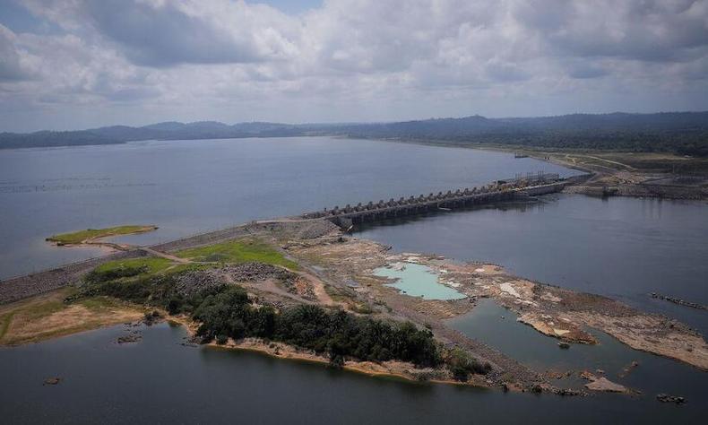 As chuvas das últimas semanas ajudaram na recuperação do nível dos reservatórios (foto: Bruno Batista/VPR) Vista aérea de usina hidrelétrica