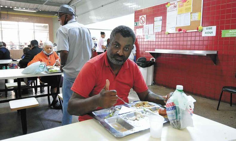 Claudiano Rodrigues almoça 'todos os dias' em espaços populares Frequentador do Restaurante Popular
