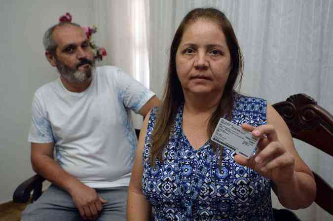 Ana Maria Lobo e o marido Paulo buscaram um convnio mais barato e lutam para mant-lo(foto: Marcelo Ferreira/CB/D.A Press)