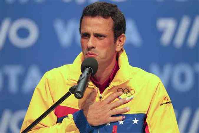 Henrique Capriles admitiu a derrota e cumprimentou Hugo Chvez(foto: REUTERS/Carlos Garcia Rawlins )