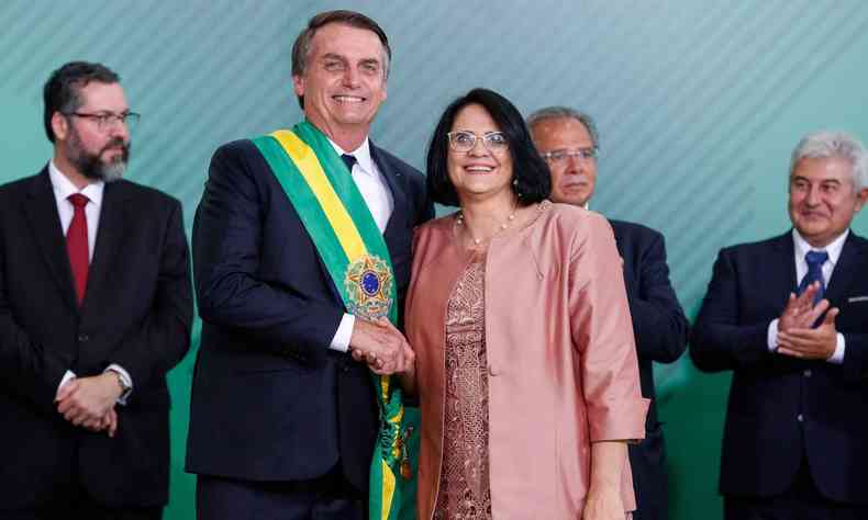 Bolsonaro e Damares Alves