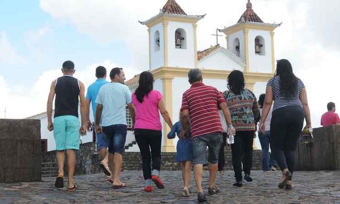 Fiéis chegam para missa da quaresma na Basílica Santuário de Nossa Senhora da Piedade(foto: Beto Novaes/EM/D.A PRESS) Fiéis chegam para missa da quaresma na Basílica Santuário de Nossa Senhora da Piedade(foto: Beto Novaes/EM/D.A PRESS)