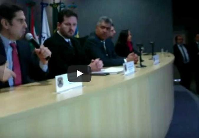 Integrantes da força-tarefa da Lava-Jato durante entrevista coletiva na manhã desta quinta-feira(foto: Reprodução/Youtube) Integrantes da força-tarefa da Lava-Jato durante entrevista coletiva na manhã desta quinta-feira(foto: Reprodução/Youtube)