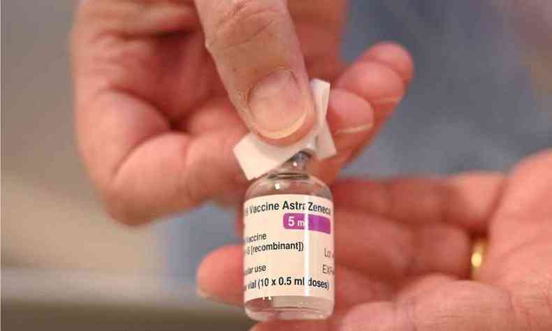 Para esta sexta-feira, est prevista a entrega de mais 4,1 milhes de doses da vacina contra a COVID-19 da AstraZeneca(foto: Oli Scarf/AFP)