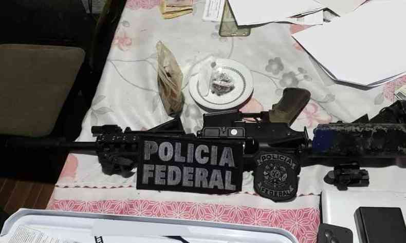 Operao j apreendeu armas e celulares(foto: Polcia Federal/Divulgao)