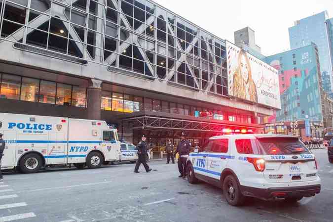 Polcia investiga exploso em Nova YorkBryan R. Smith / AFP