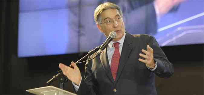 O ex-ministro usou como parmetro a gesto petista no governo federal e a admiistrao tucana em Minas Gerais (foto: Beto Magalhaes/EM/D.A Press)