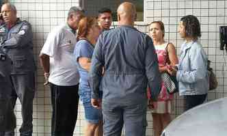 Familiares das crianas esto no Hospital Risoleta Neves, onde foram socorridas(foto: Jair Amaral/EM/DA Press)