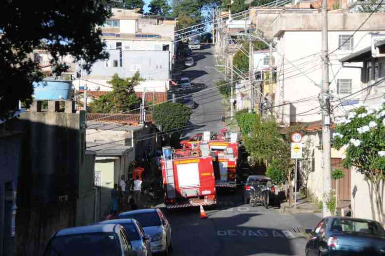 Incndio foi controlado pelos bombeiros(foto: Juarez Rodrigues/EM/D.A. Press)