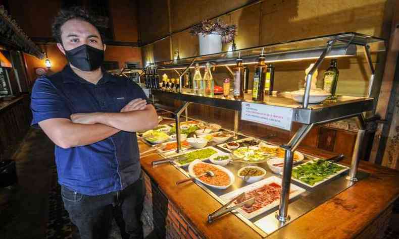 Santiago Prado Barreto  proprietario do restaurante Cozinha da Roa, em atividade desde 1995(foto: Leandro Couri/EM/D.A Press)