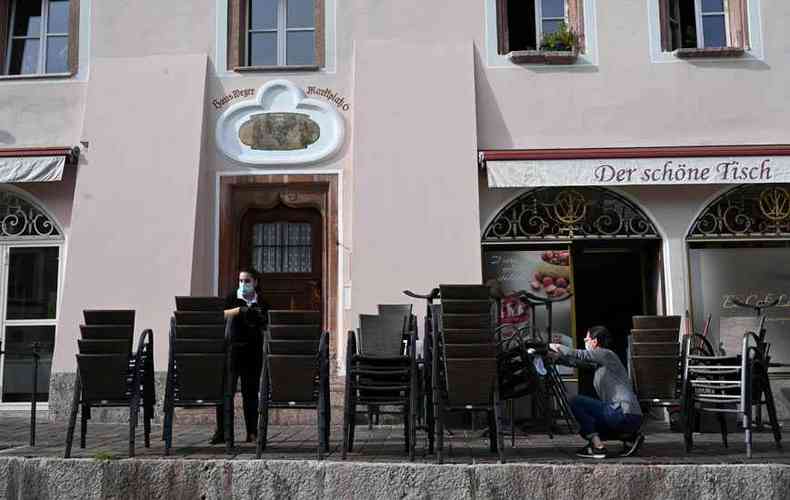 Na Alemanha, a opção foi pelo bloqueio parcial, envolvendo fechamento de bares e restaurantes, centros de lazer e cultura(foto: Christof Stache/AFP)