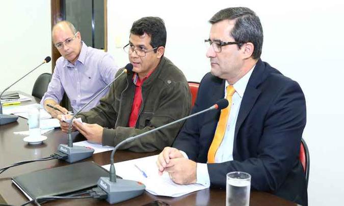 Fernando Luiz, Reinaldo Gomes e Dr. Nilton têm até 12 de agosto para apresentar um relatório(foto: Abraão Bruck /CMBH) Fernando Luiz, Reinaldo Gomes e Dr. Nilton têm até 12 de agosto para apresentar um relatório(foto: Abraão Bruck /CMBH)