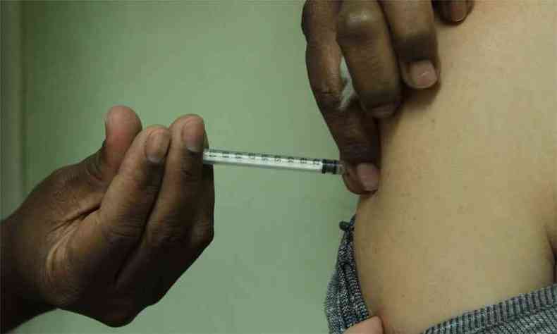 Centros de sade de BH aplicam a vacina contra o sarampo(foto: Jair Amaral/EM/D.A Press)