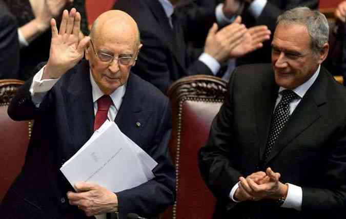 Giorgio Napolitano (esq.). Aos 87 anos, presidente se prepara para novo mandato de sete anos(foto: ALBERTO PIZZOLI / AFP)