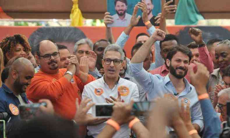 Mateus Simes, Romeu Zema e Marcelo Aro em ato de campanha em BH