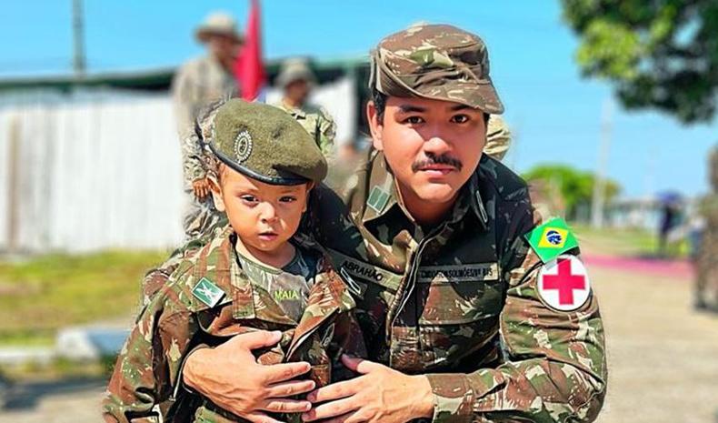 Doutor Pedro Henrique na Regio do Amazonas, atuando como mdico militar