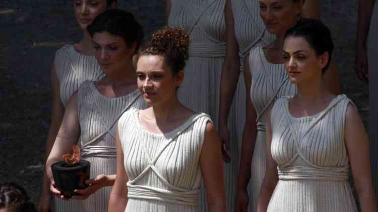 Atrizes brancas interpretam mulheres gregas da antiguidade