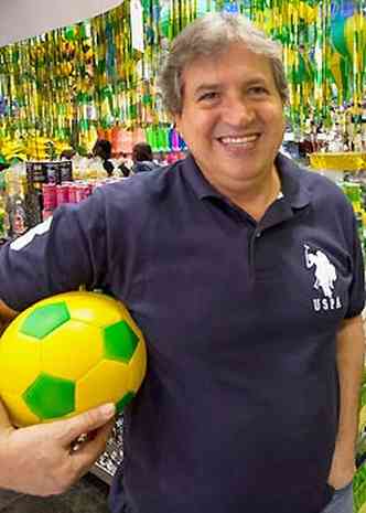 Para o libans Pierre Sfeir, a convocao da Seleo despertou no brasileiro o esprito do consumidor(foto: Joo Marcondes/Esp.EM )