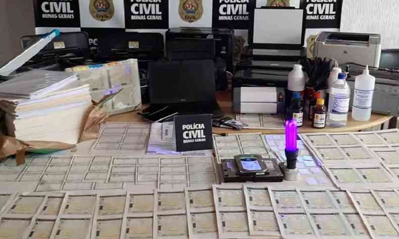 Material para falsificao de documentos apreendido pela Polcia Civil