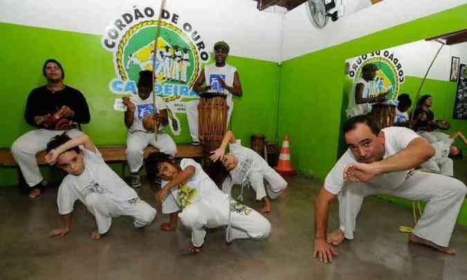 Gabriel, Maria Luiza e Jlia aprendem a arte marcial com o Mestre Fuinha(foto: Marcos Vieira/EM/D.A Press)