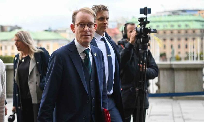 O novo ministro das Relaes Exteriores, Tobias Billstrom, chega para uma foto de grupo em frente ao Parlamento em Estocolmo, em 18 de outubro de 2022