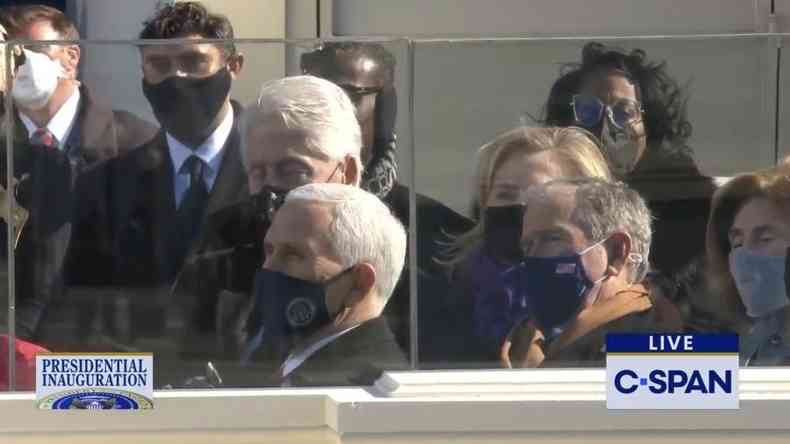 Bill Clinton foi flagrado durante a transmisso da cerimnia de posse(foto: Redes Sociais/Reproduo)