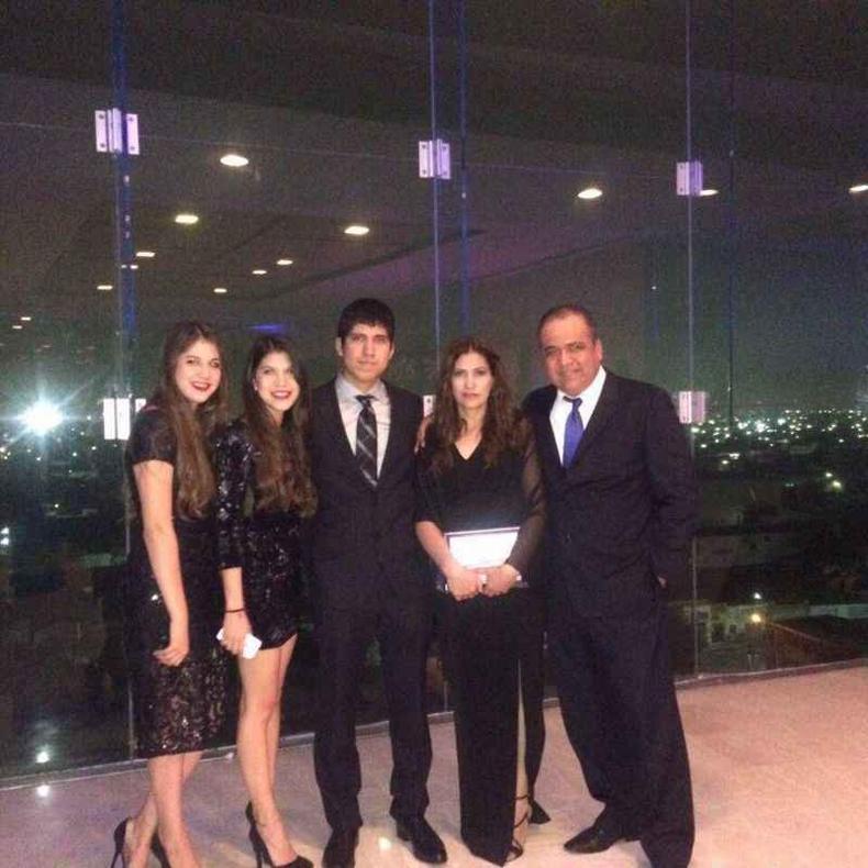 O casal e os trs filhos 