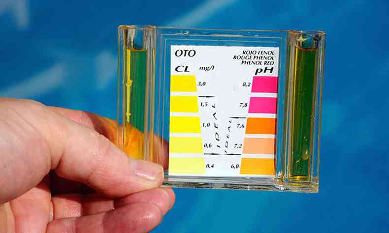 Medidor de pH para piscinas - verificando a qualidade da gua.(foto: Divulgao OTO)