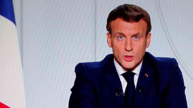 O presidente da Frana Emmanuel Macron anunciou novos bloqueios e regras de distanciamento social para frear a covid-19(foto: Reuters)