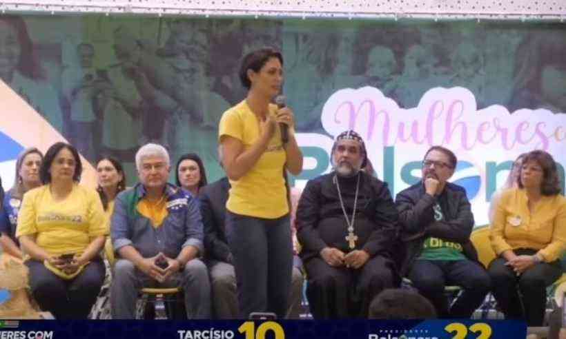 Michelle Bolsonaro conta que filha Laura foi xingada de 'puta' na escola