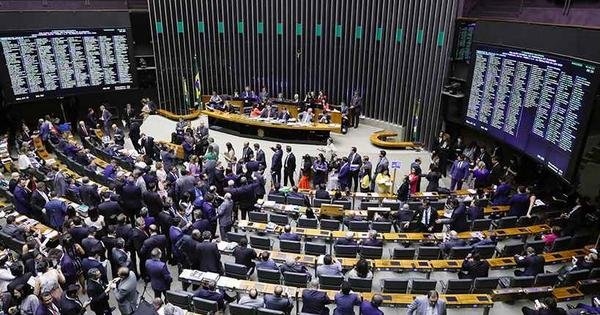 Brasil é o país que mais gasta com partidos políticos, diz estudo do Impa - Vimarsana News