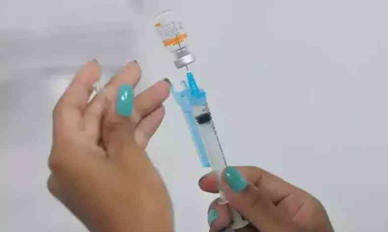 Seringa de aplicao da vacina contra a covid-19 