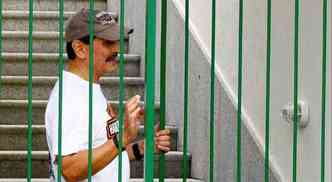 Em sua casa no interior do RJ, o ex-deputado Roberto Jefferson ainda aguarda a expedio de mandado de priso para comear a cumprir pena(foto: Pablo Jacob/Agncia O Globo - 14/11/13)