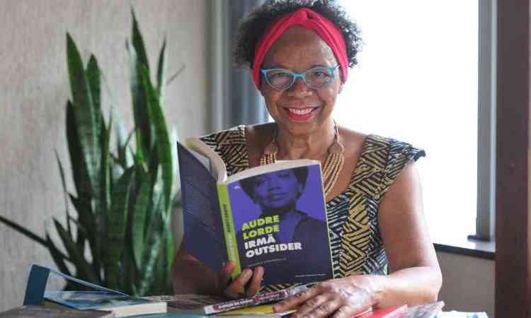 Educadora Madu Costa enfatiza funo dos familiares no estmulo ao gosto dos jovens pelos livros