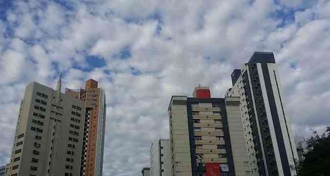 Fim de semana ser com tempo parcialmente nublado em Belo Horizonte(foto: Paulo Filgueiras/EM)