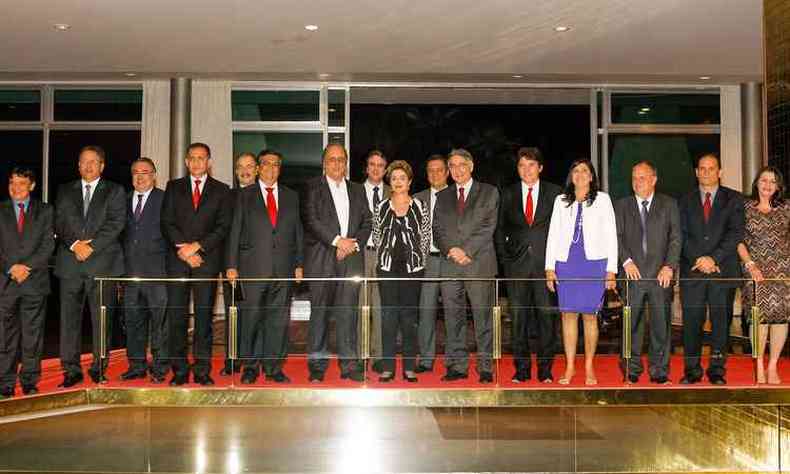 Na segunda-feira a presidente Dilma Rousseff (PT) se reuniu com governadores para tentar conseguir apoio na tarefa de aprovar o pacote de medidas encaminhado ao Congresso pelo governo (foto: Roberto Stuckert Filho/PR)