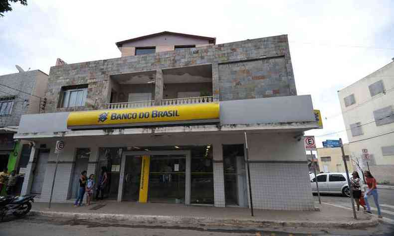 Dinheiro da agncia do Banco do Brasil de Matozinhos era o objetivo dos criminosos(foto: Leandro Couri/EM/D.A PRESS)