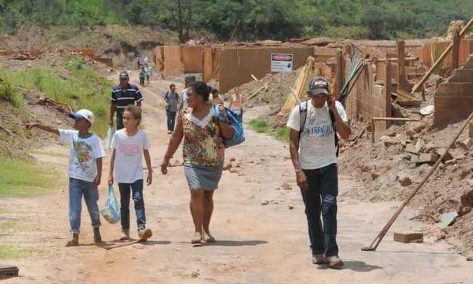 Moradores de Bento Rodrigues ficaram sem suas casas, destruídas pela lama(foto: Túlio Santos/EM/D.A Press) Moradores de Bento Rodrigues ficaram sem suas casas, destruídas pela lama(foto: Túlio Santos/EM/D.A Press)