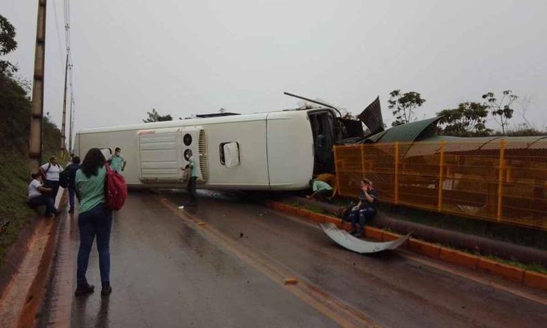 Acidente com nibus que levava 19 funcionrios da Vale
